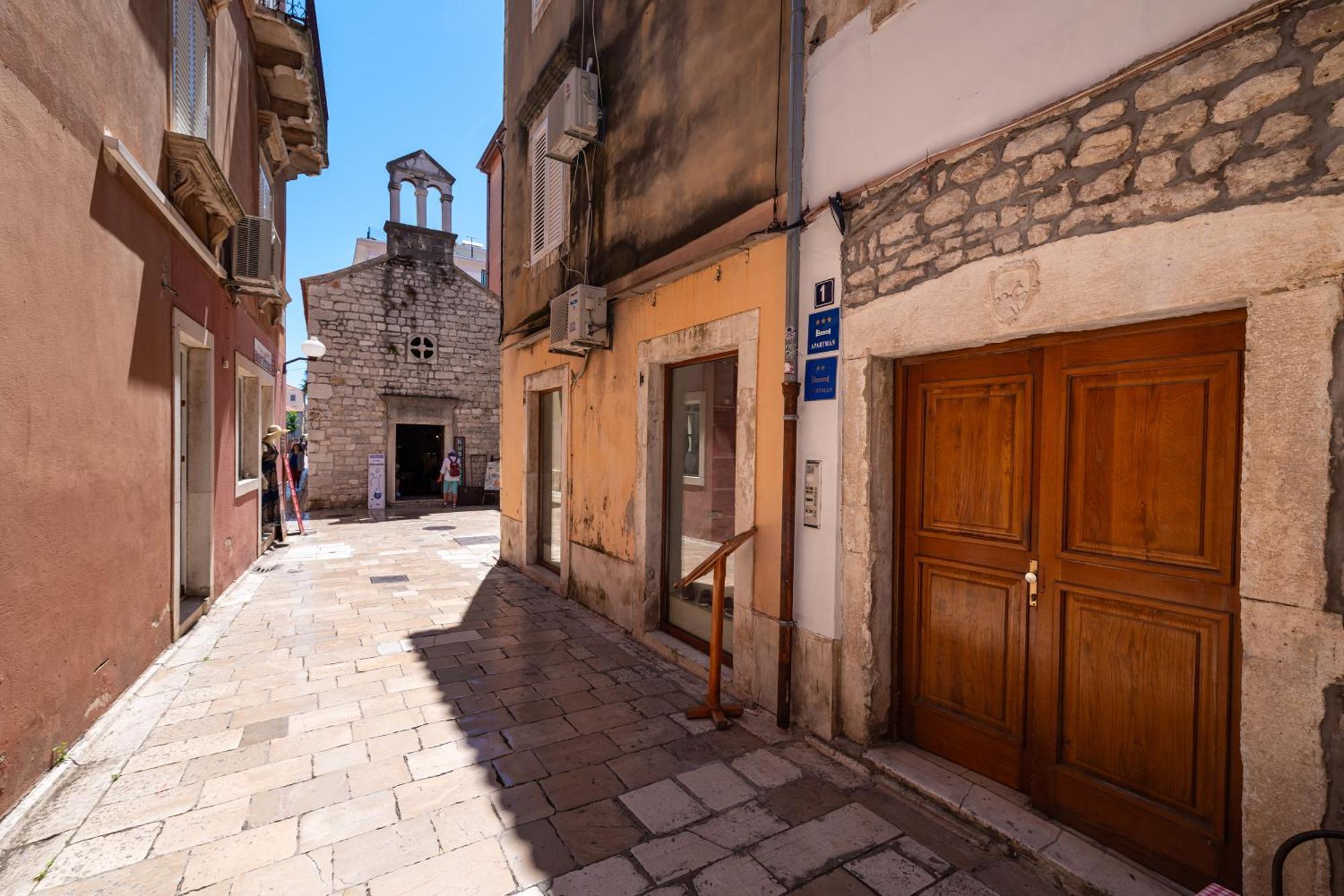 Timeless Antique Old Town With Terrace Apartment ซาดาร์ ภายนอก รูปภาพ
